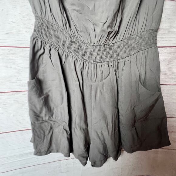 Forever 21 Women's Strapless Romper with Ruffle off Shoulder Strapless Sz M - Picture 6 of 6